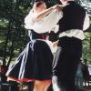 Petői Henrietta, Mikesz Csaba, a répáshutai népviseletben helyi táncokat adnak aelő.