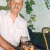 Ünnepi ebéd előtt az 1906-os születésű Szabó Imre, nyugdíjas, volt tsz. juhász, valamikori gazdálkodó